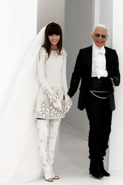 Look 60